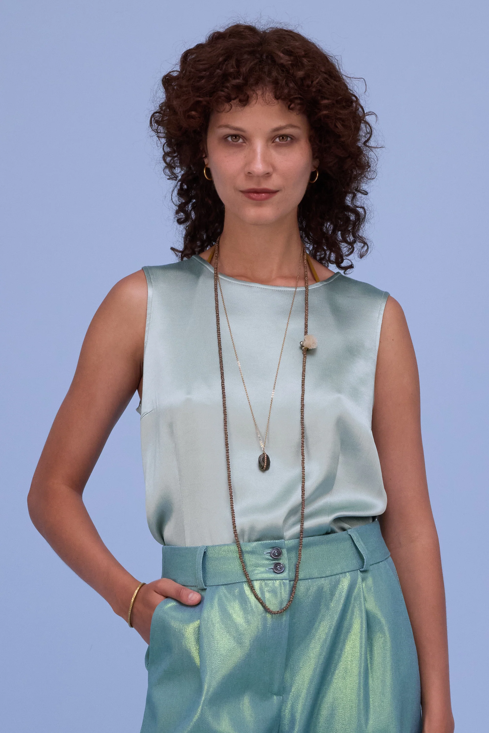 Danielle top in shiny aloë satin