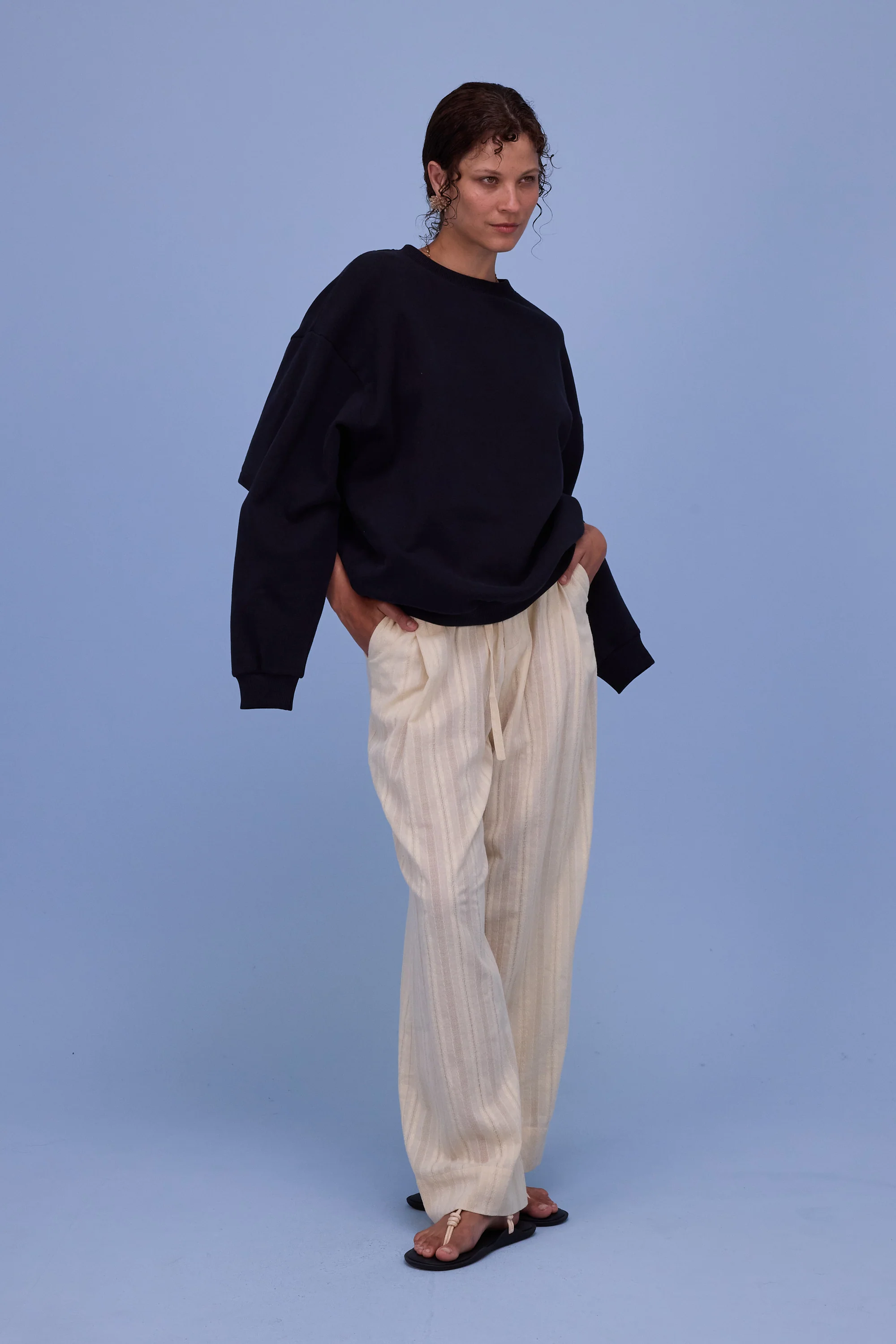 Hadise zwarte sweater - Image 2