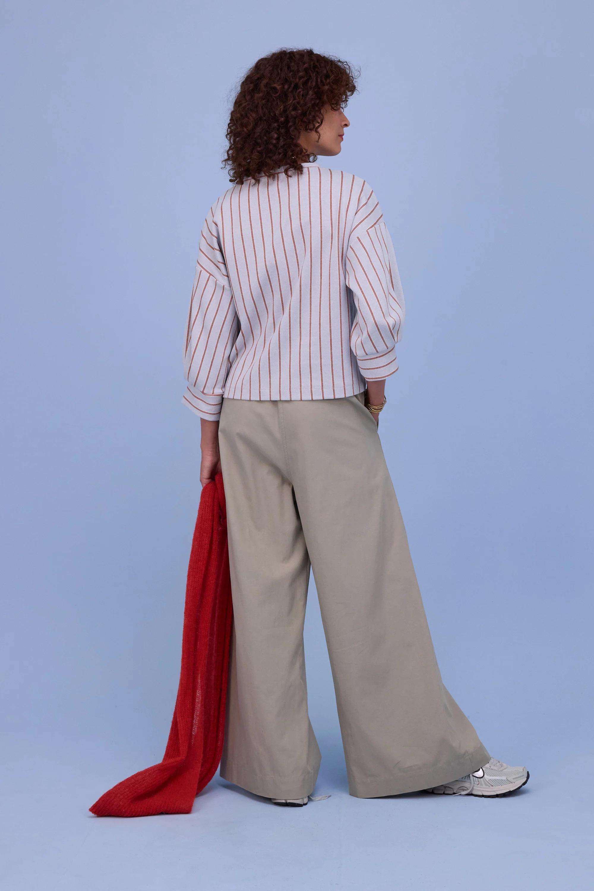 Cava sweater in sky blue red - Image 4