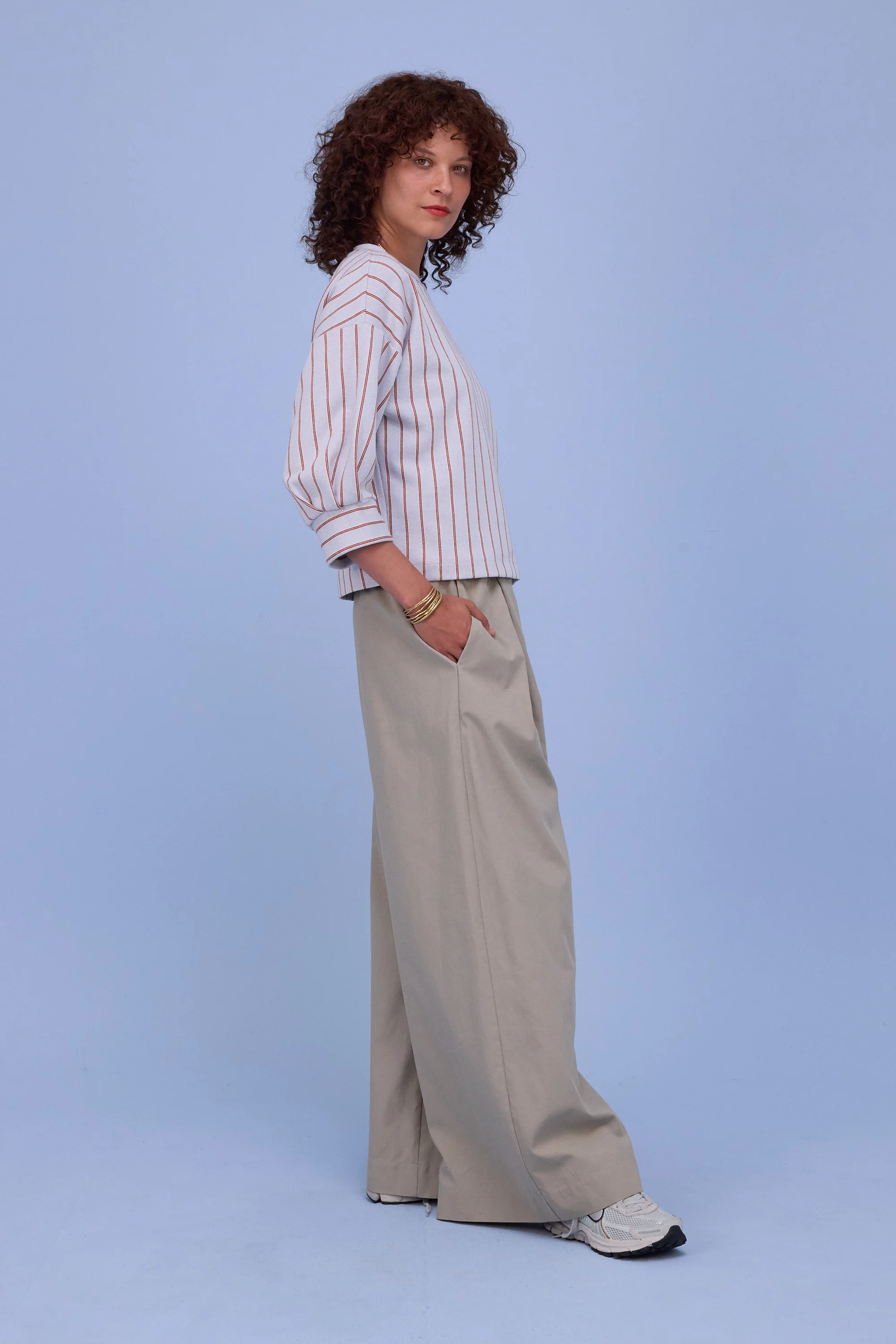 Cava sweater in sky blue red - Image 5