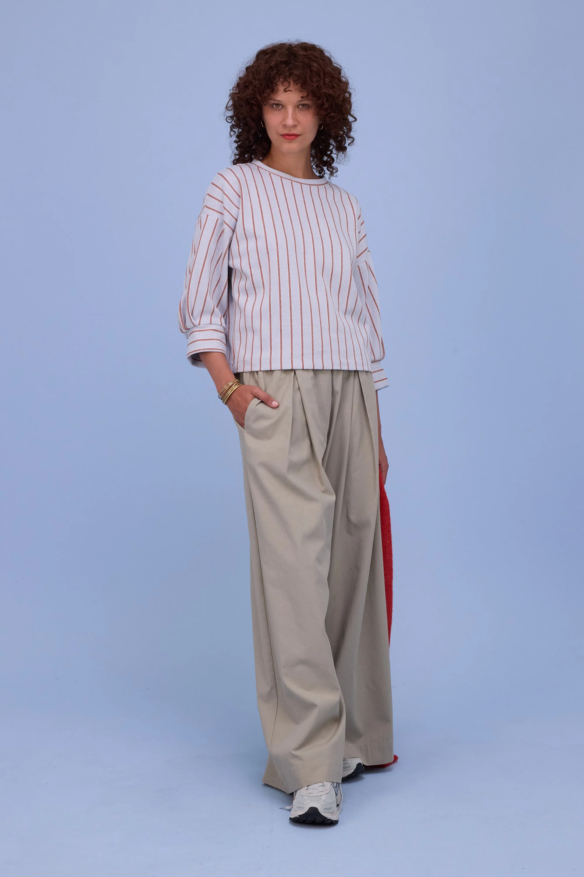 Cava sweater in sky blue red - Image 6