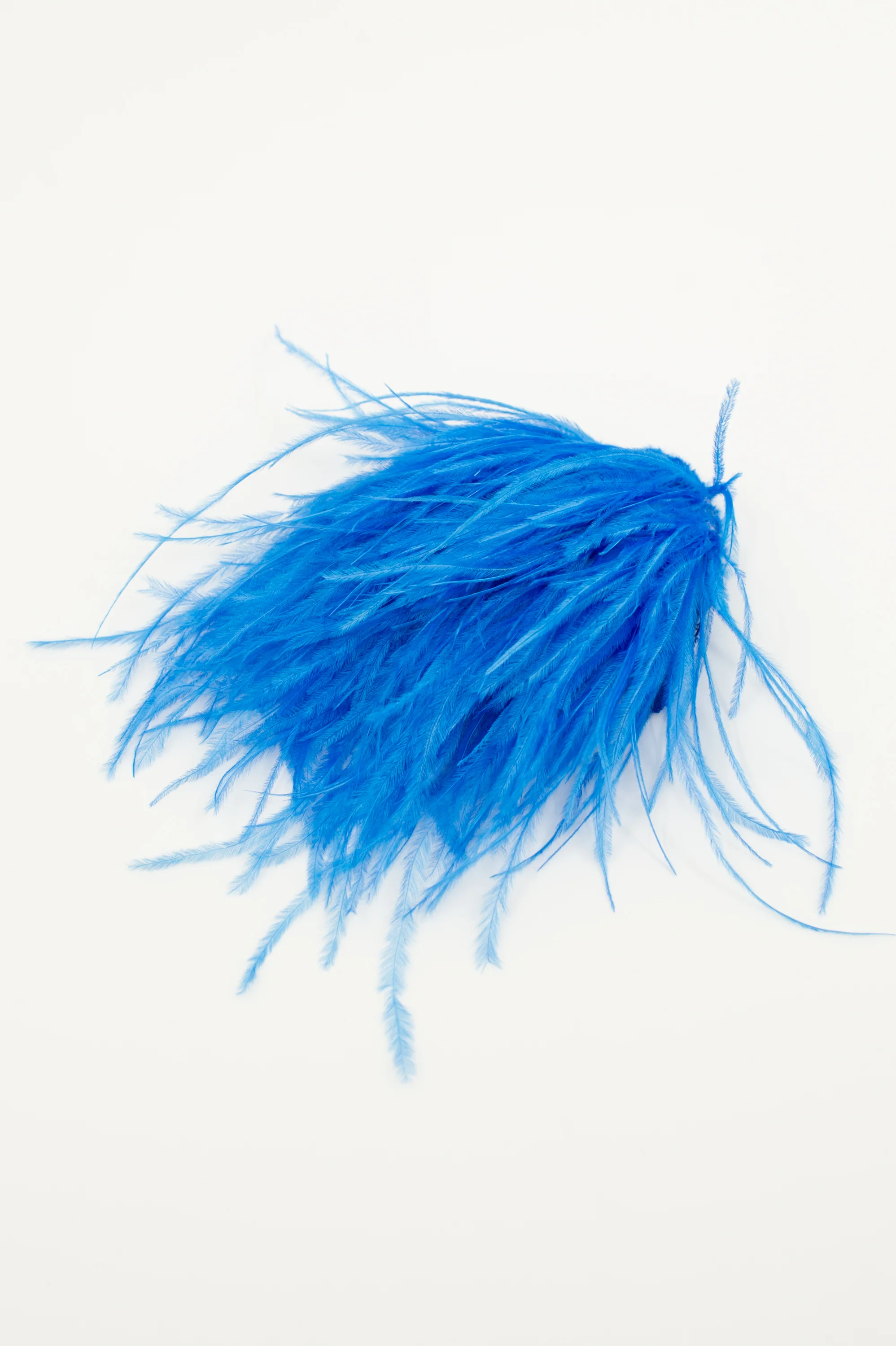 Zaza broche met veren in Santorini blue - Image 3