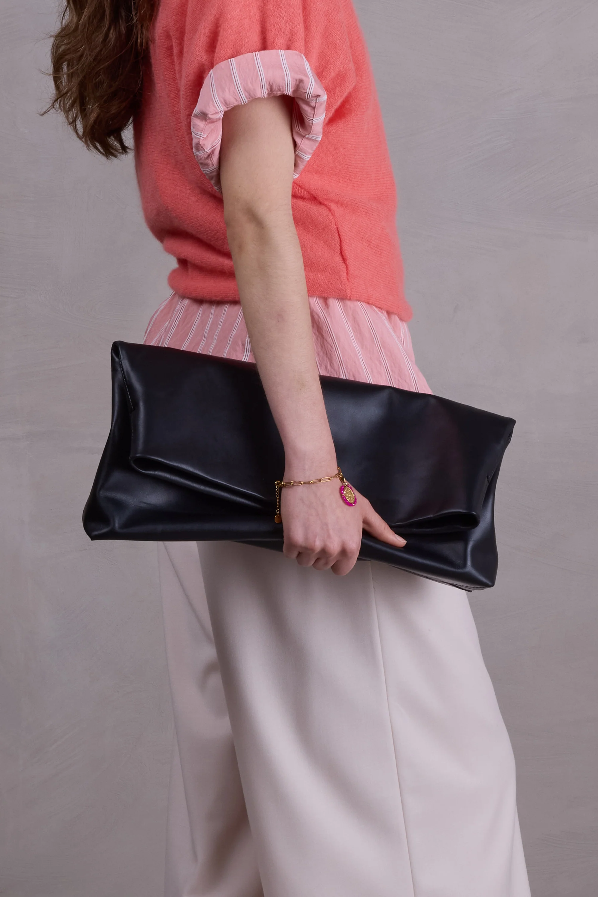 Clutch bag in black - Image 4