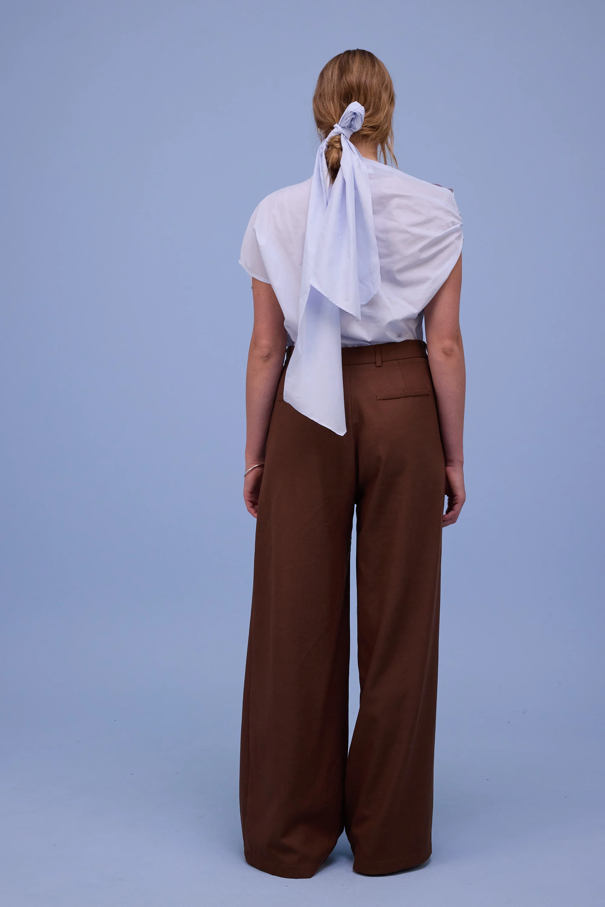 Feline top in springwater - Image 3