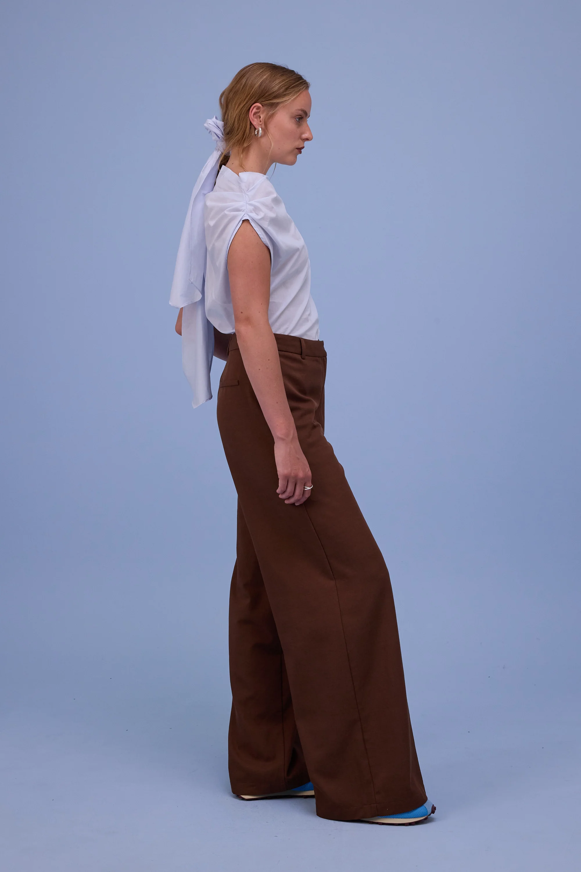 Feline top in springwater - Image 4