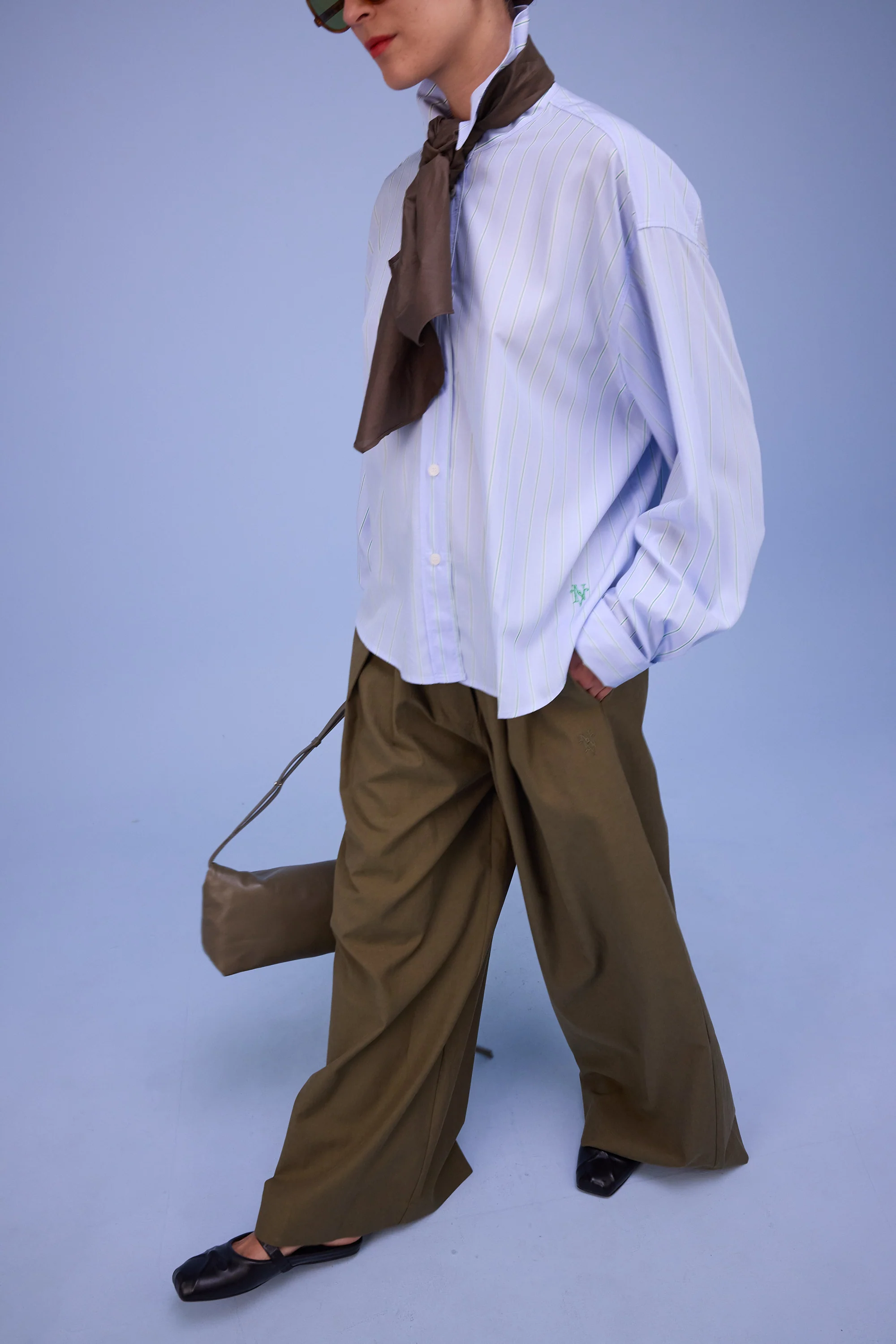 Hee sjaaltje in dark khaki - Image 3
