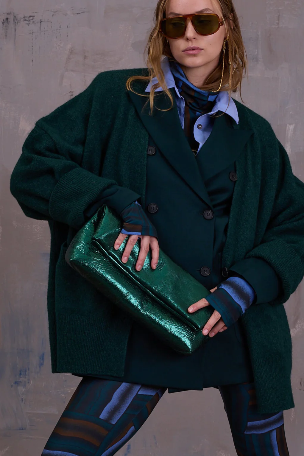 Gennaro handtas in metallic green - Image 2