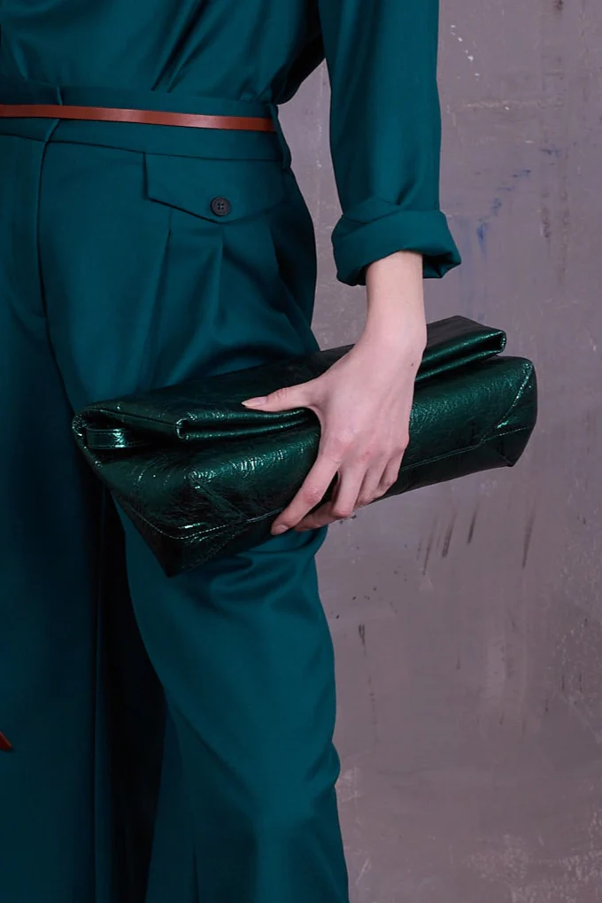 Gennaro handtas in metallic green - Image 3