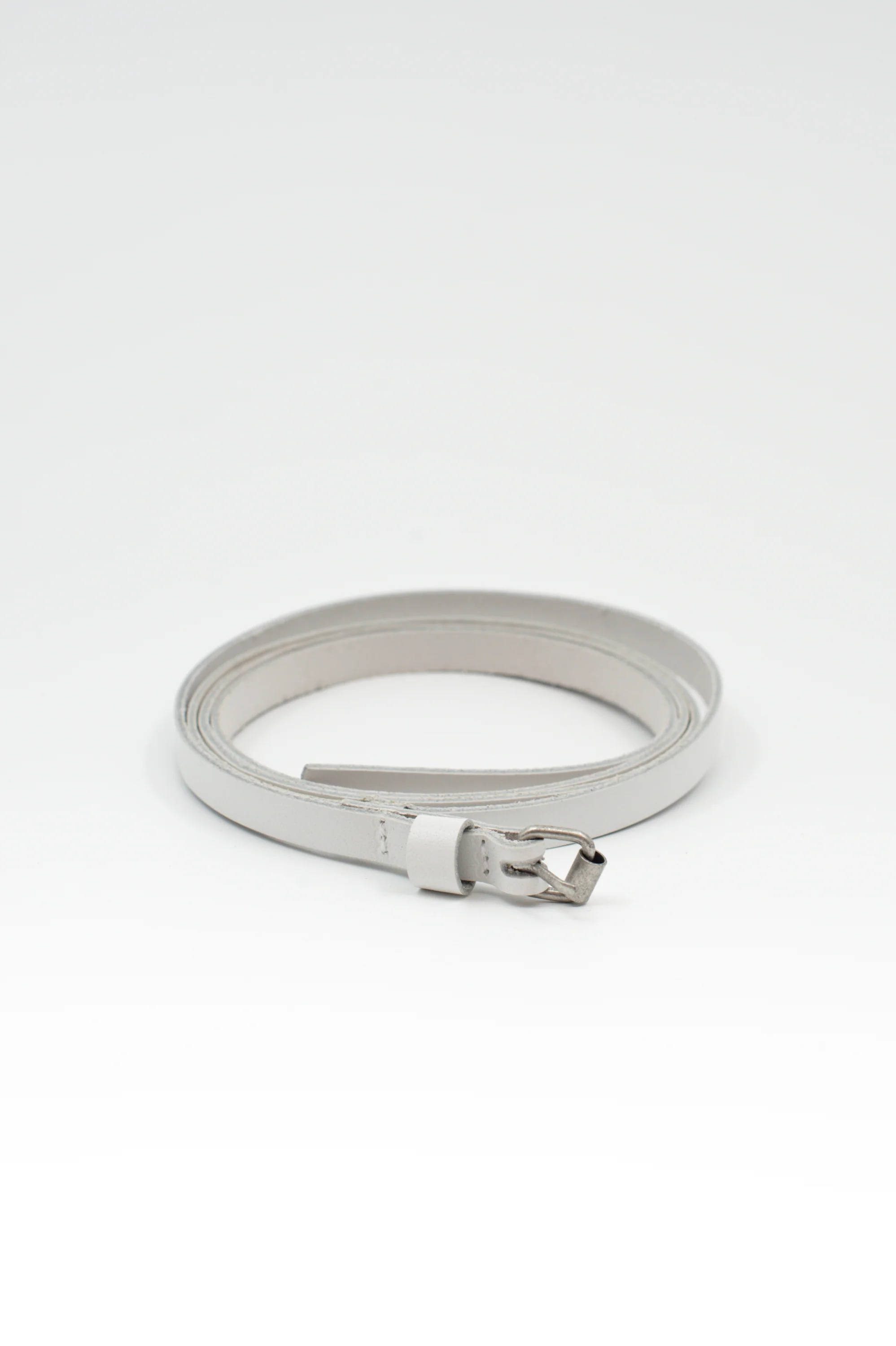 Dunne witte riem