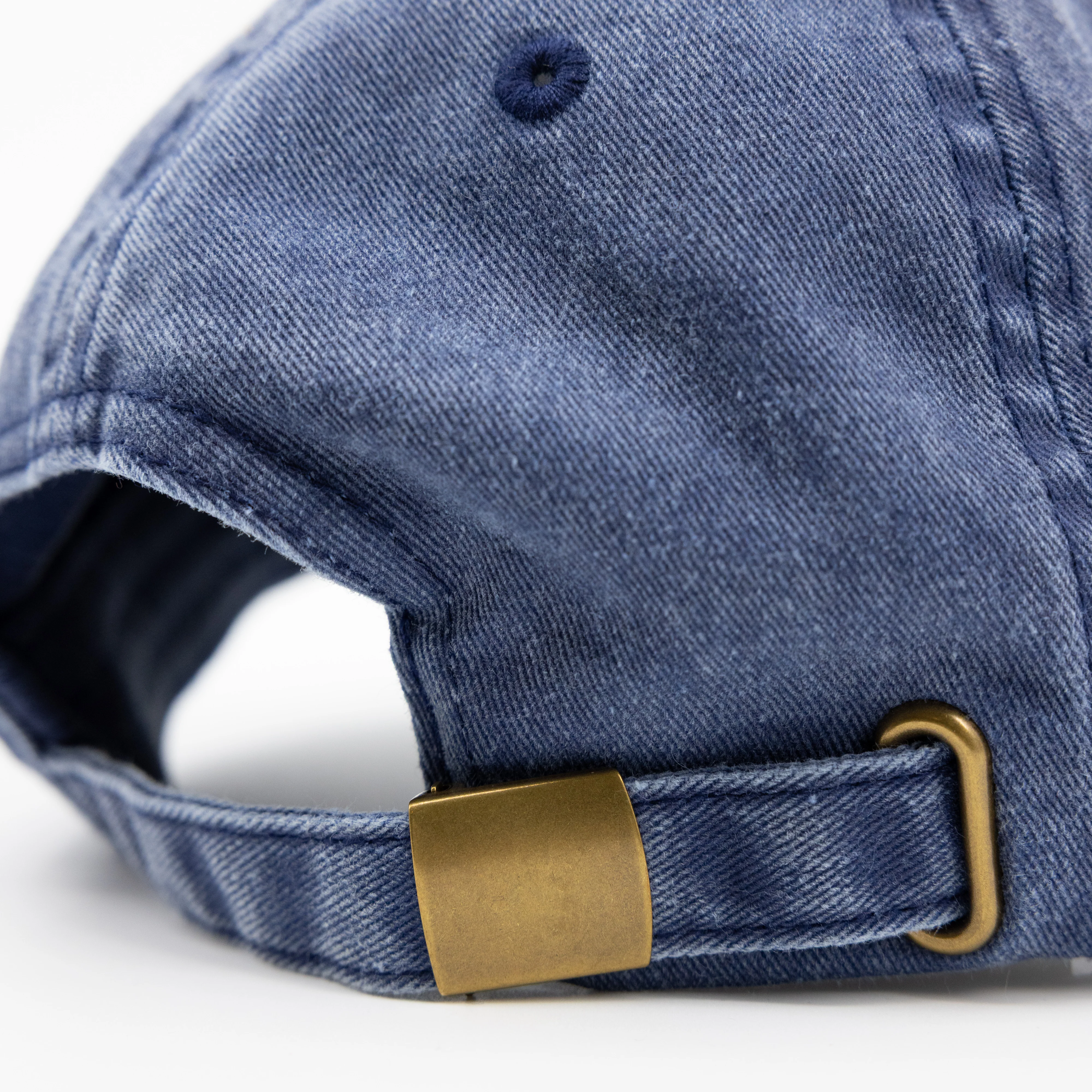 Halo pet in denim - Image 4
