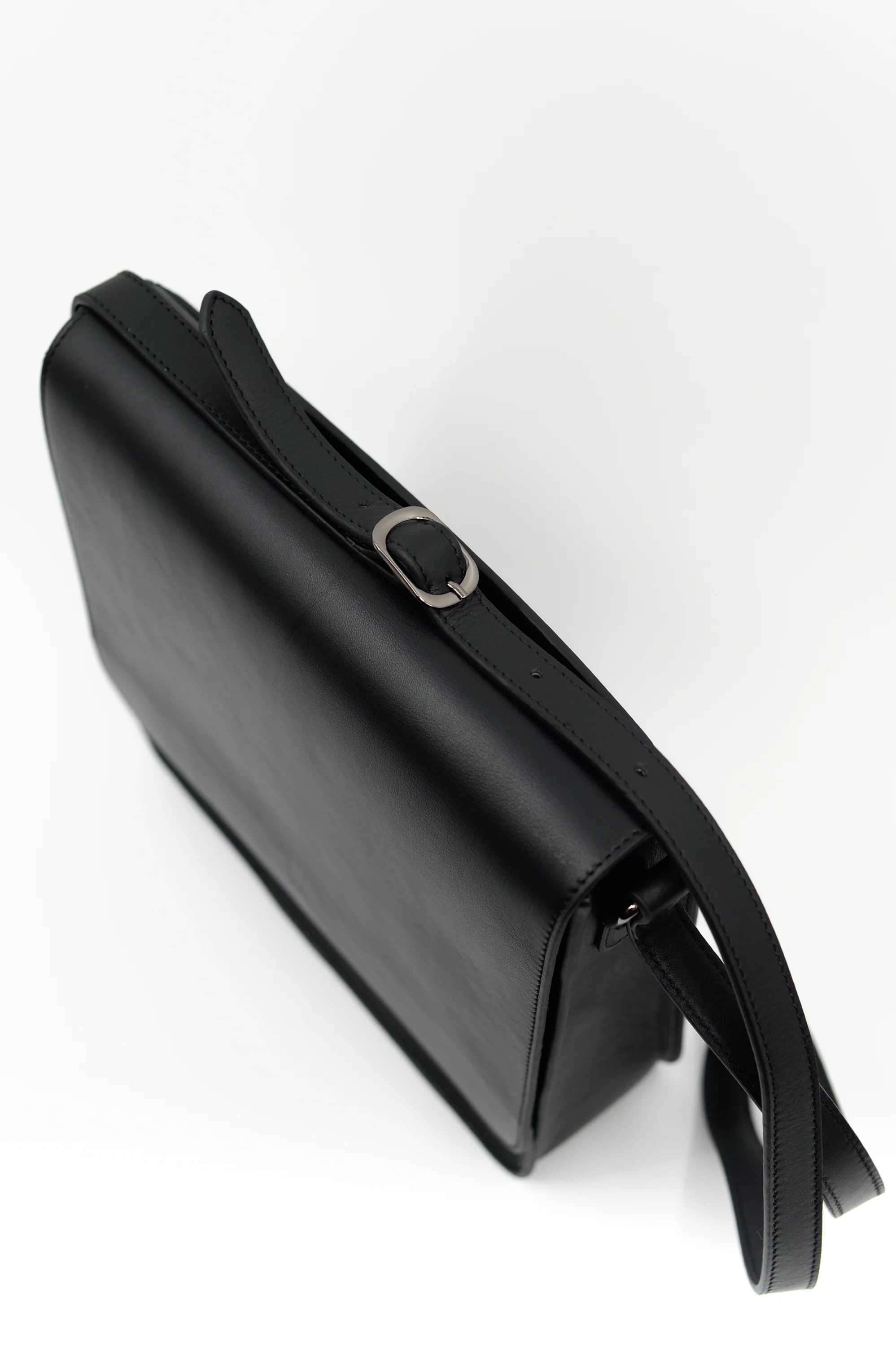 Medium crossbody handtas in zwart nappaleer - Image 4