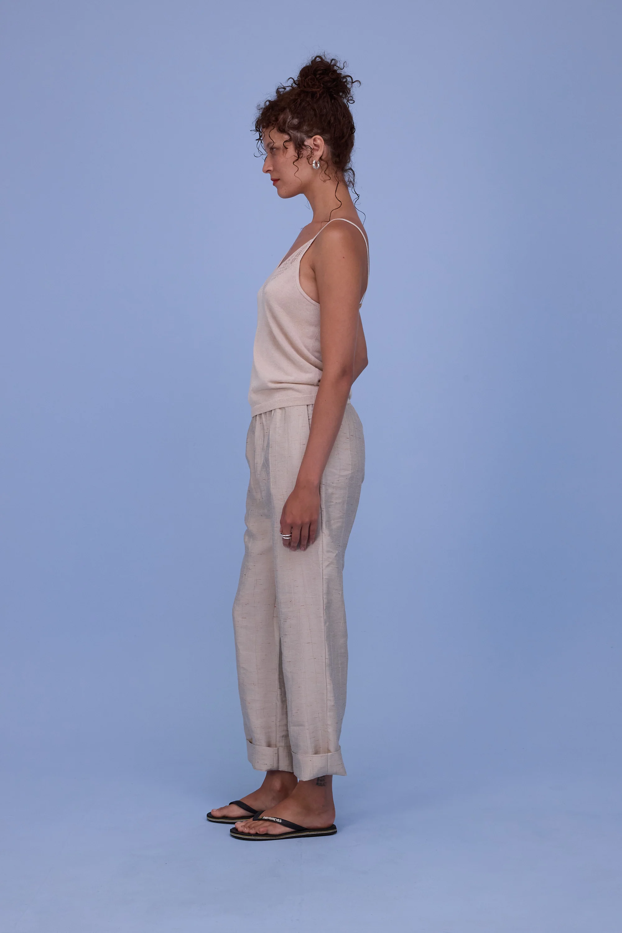 Honolulu top in sand - Image 2
