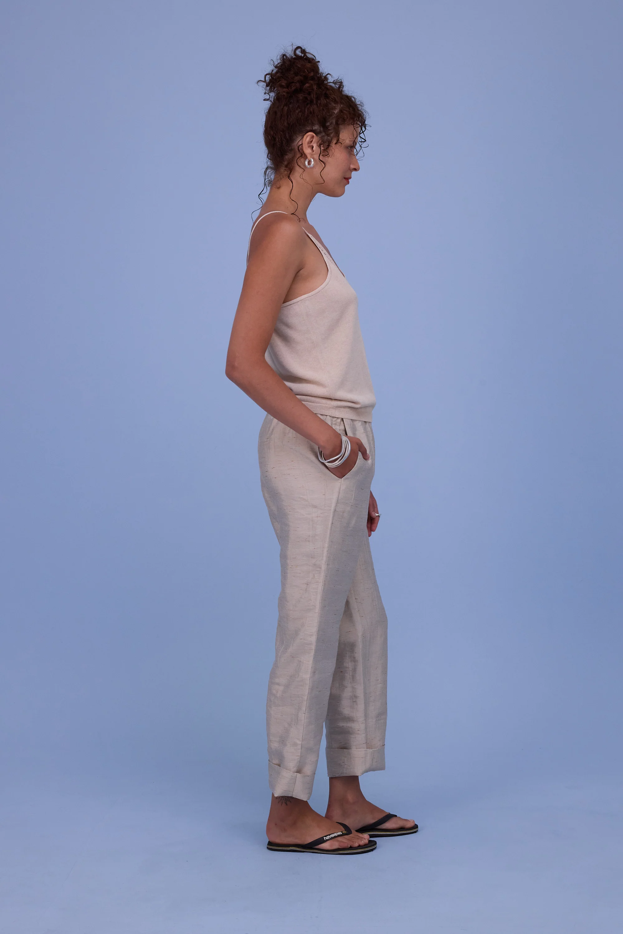 Honolulu top in sand - Image 4