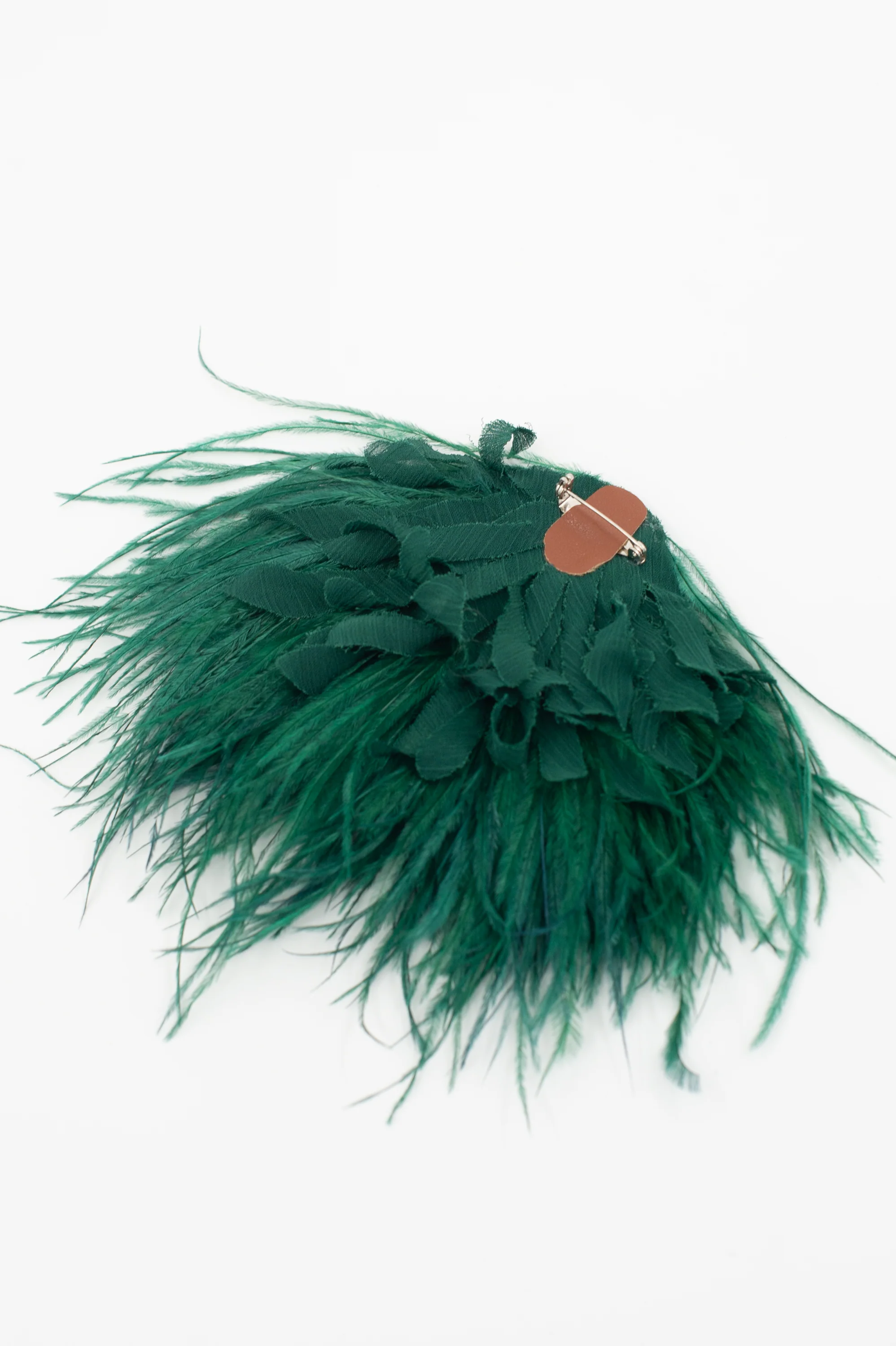 Zaza broche met veren in dennengroen - Image 3