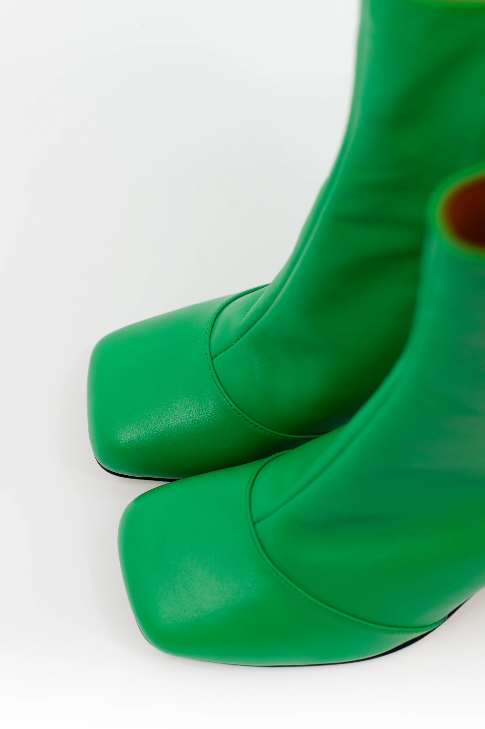 Eames laarsje in bright green - Image 5