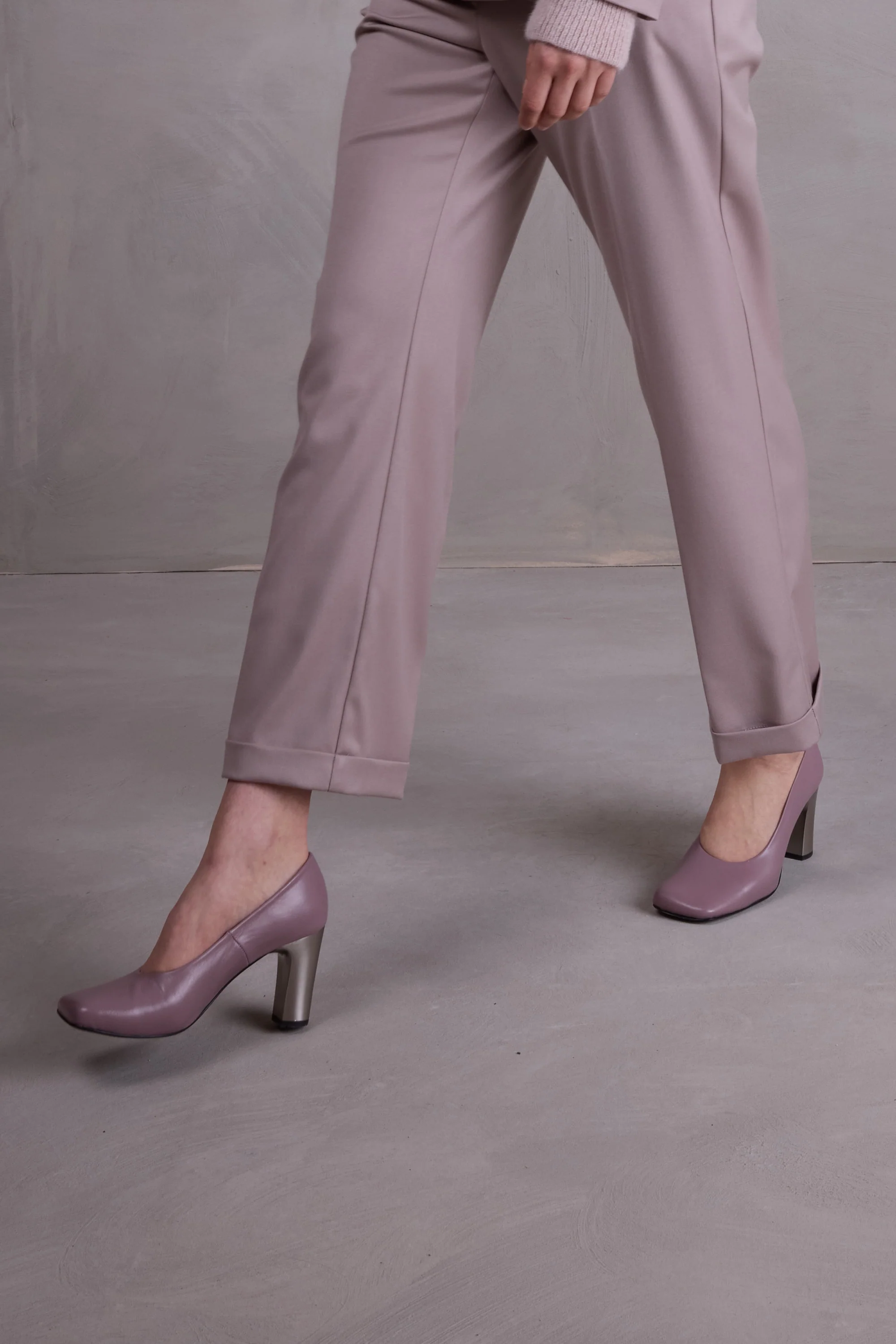 Flume pump in mauve - Image 11