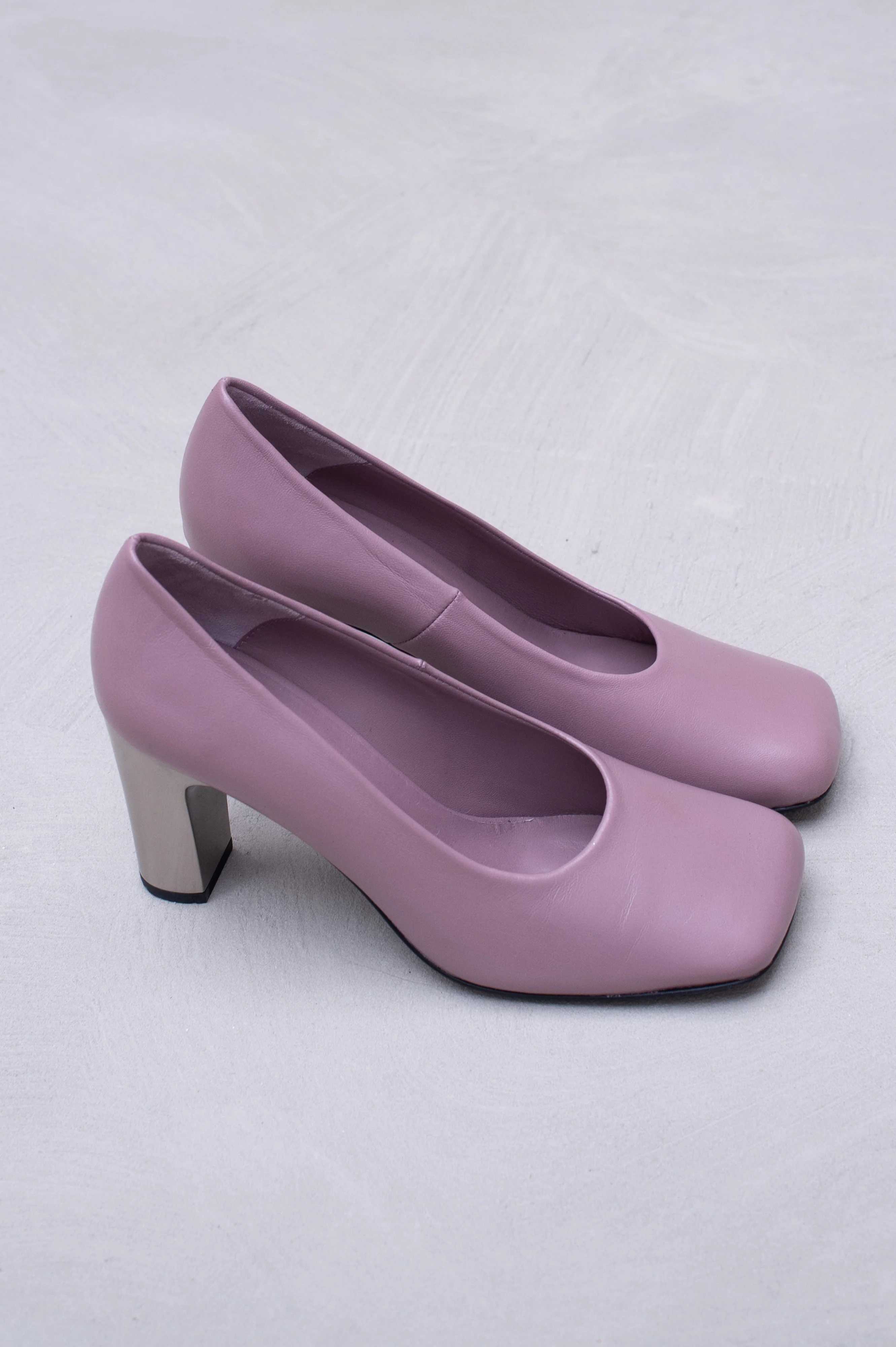 Flume pump in mauve - Image 3