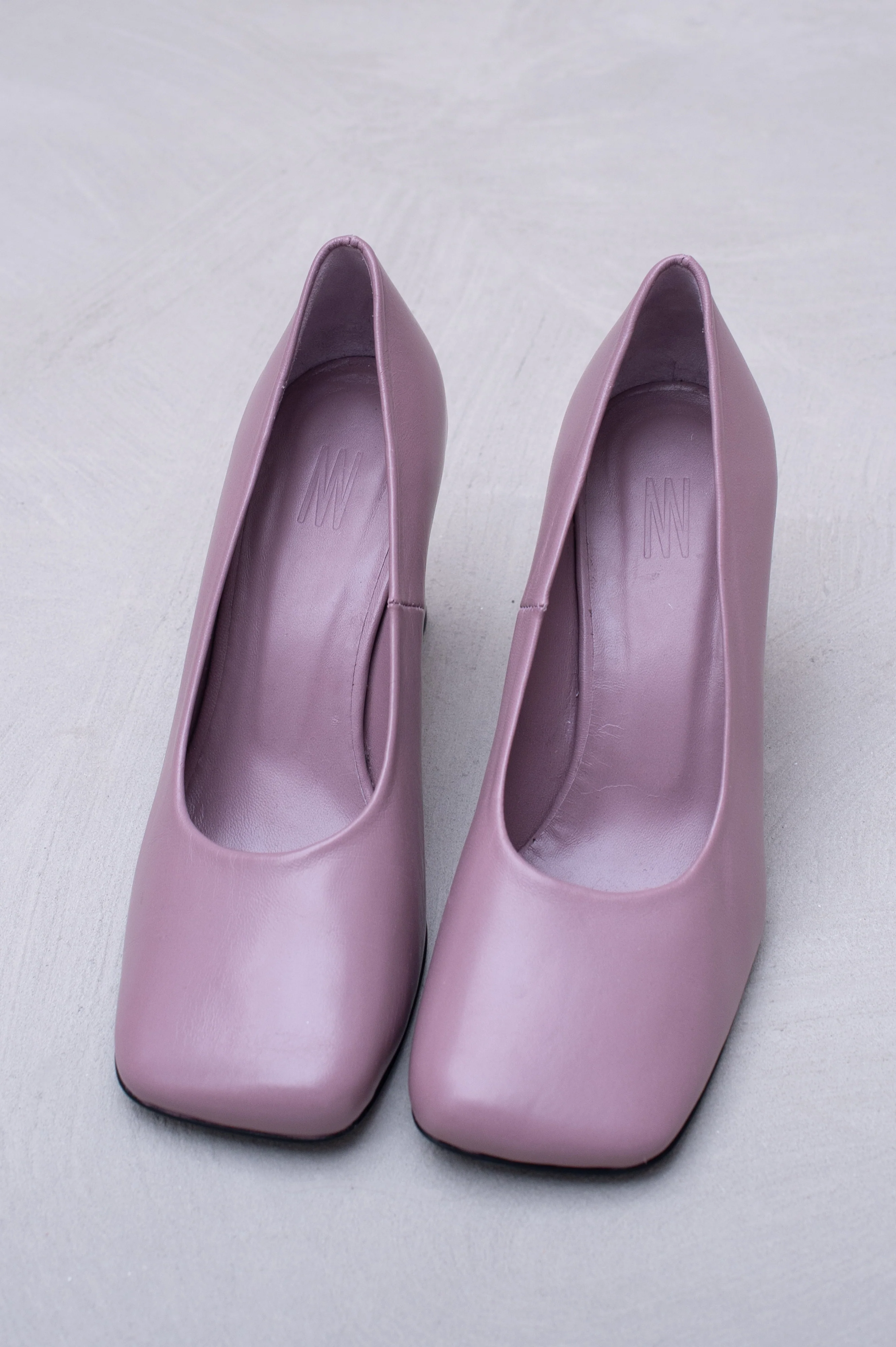 Flume pump in mauve - Image 6