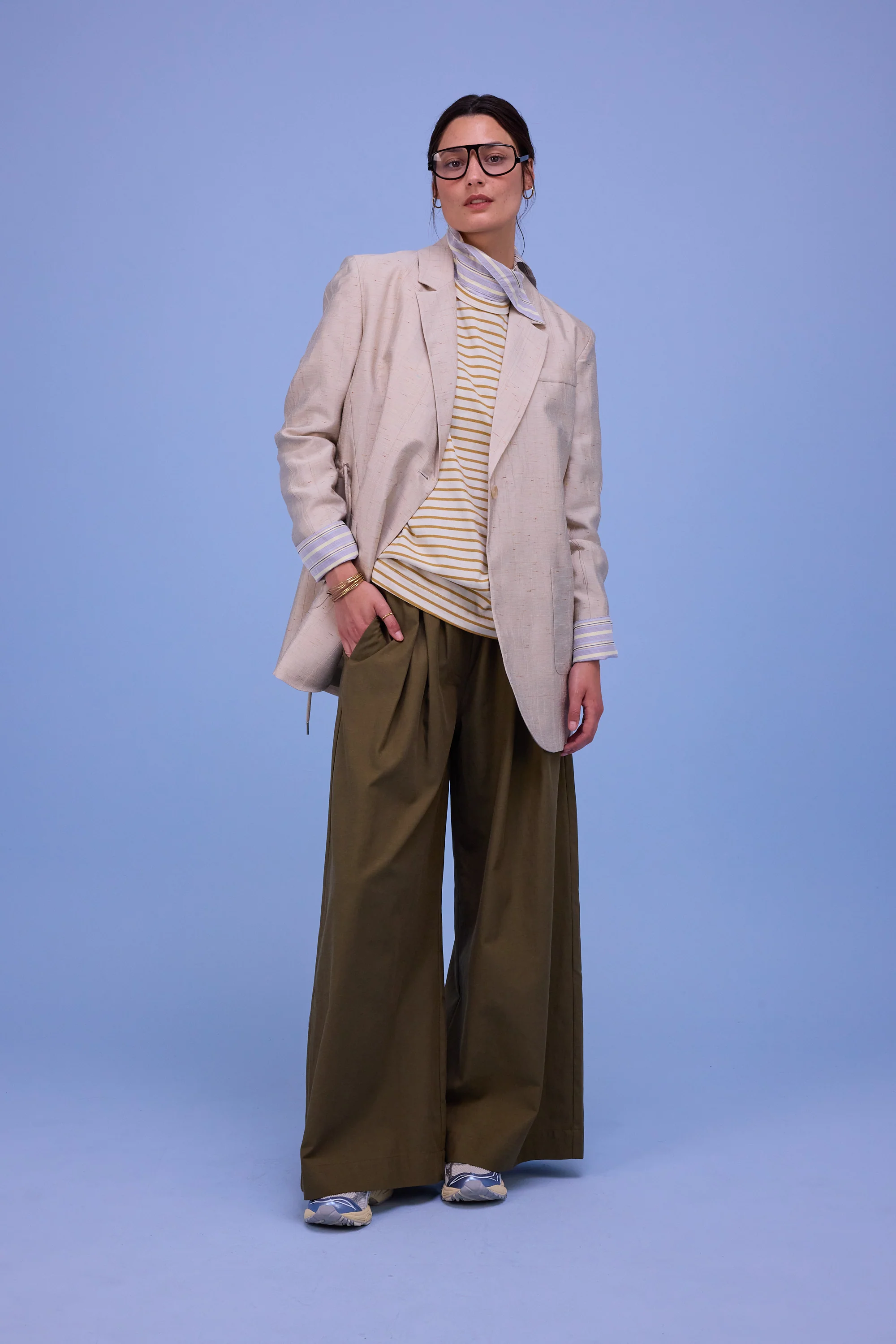 Harmon blazer in champagne santoso - Image 2