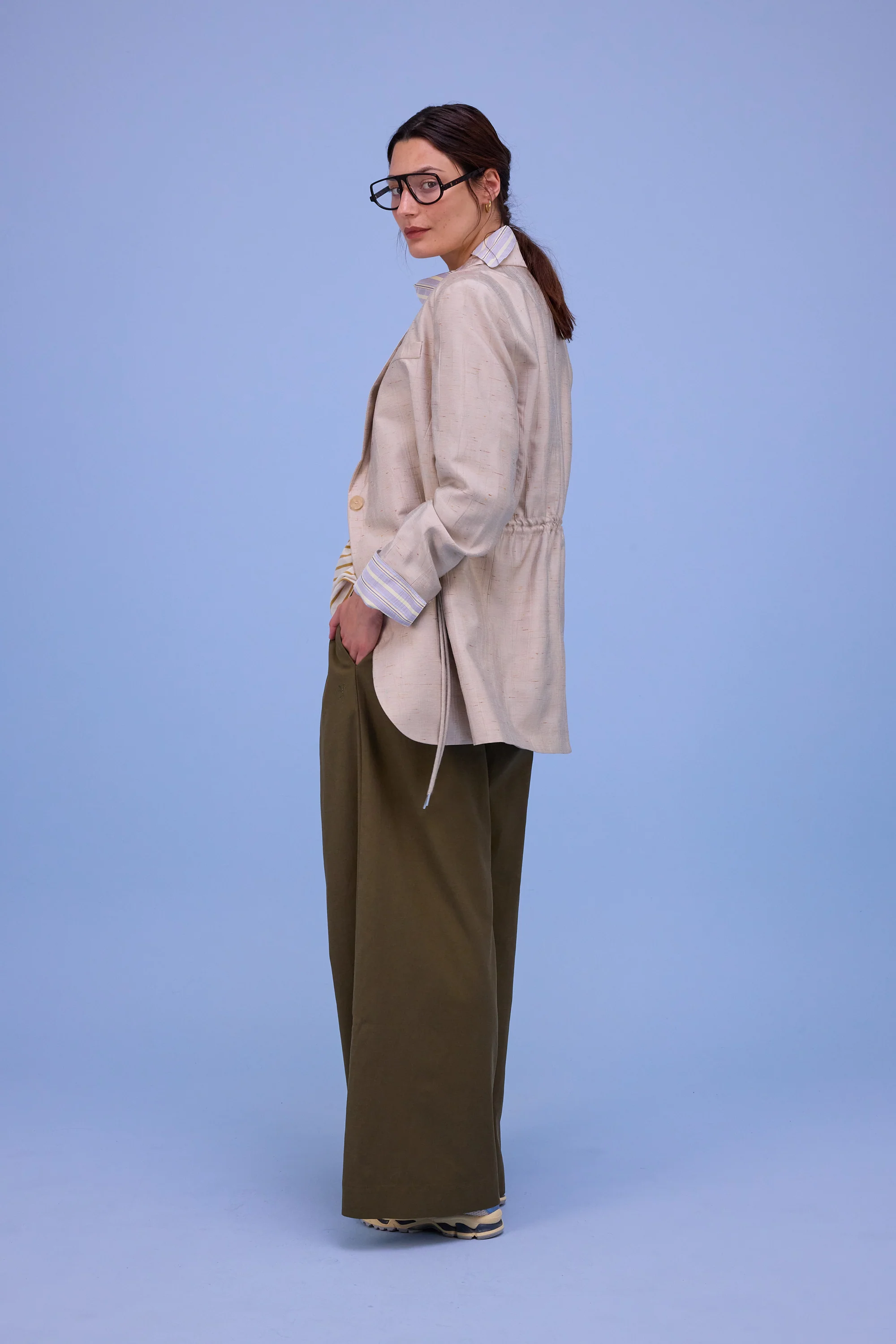 Harmon blazer in champagne santoso - Image 3