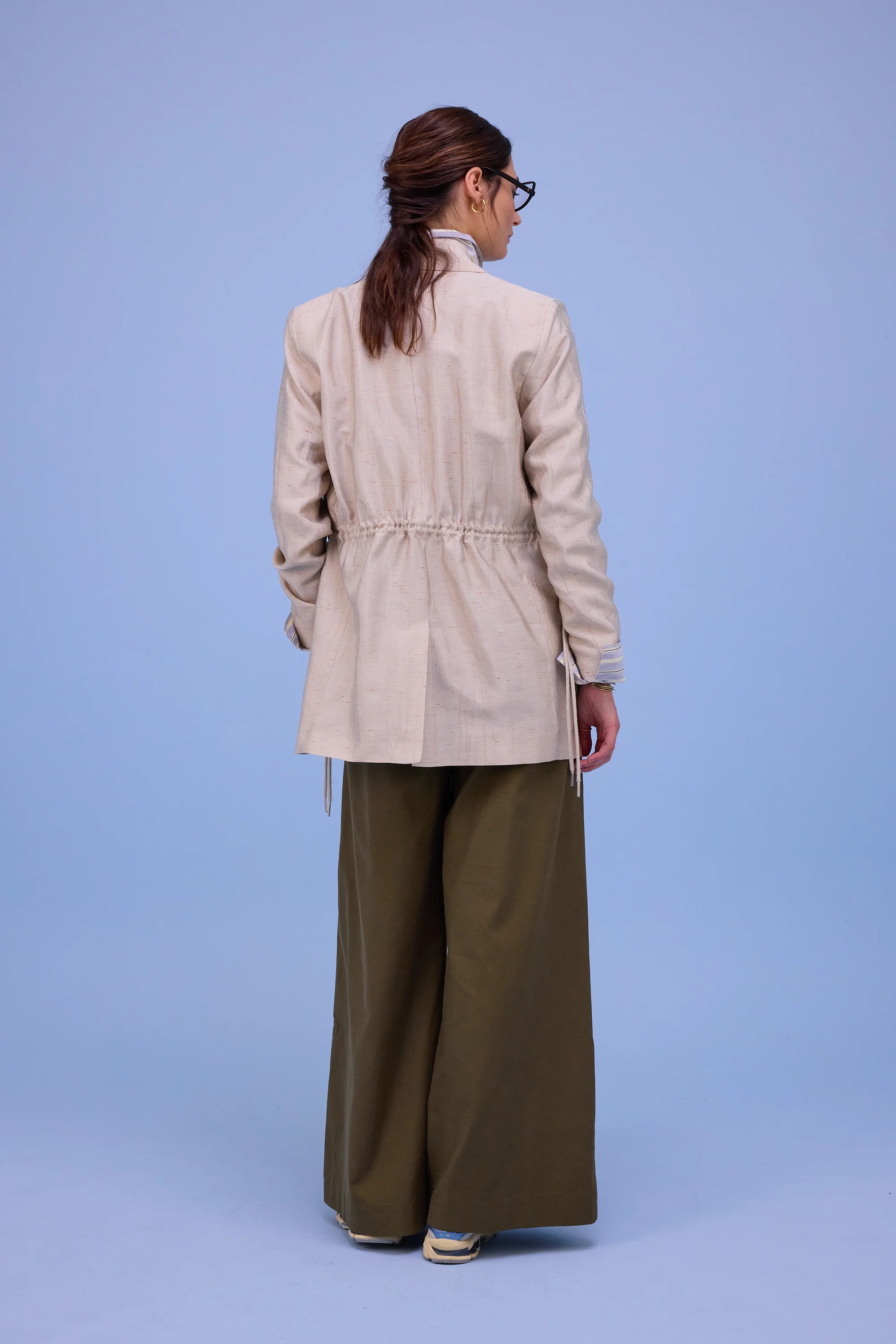 Harmon blazer in champagne santoso - Image 4
