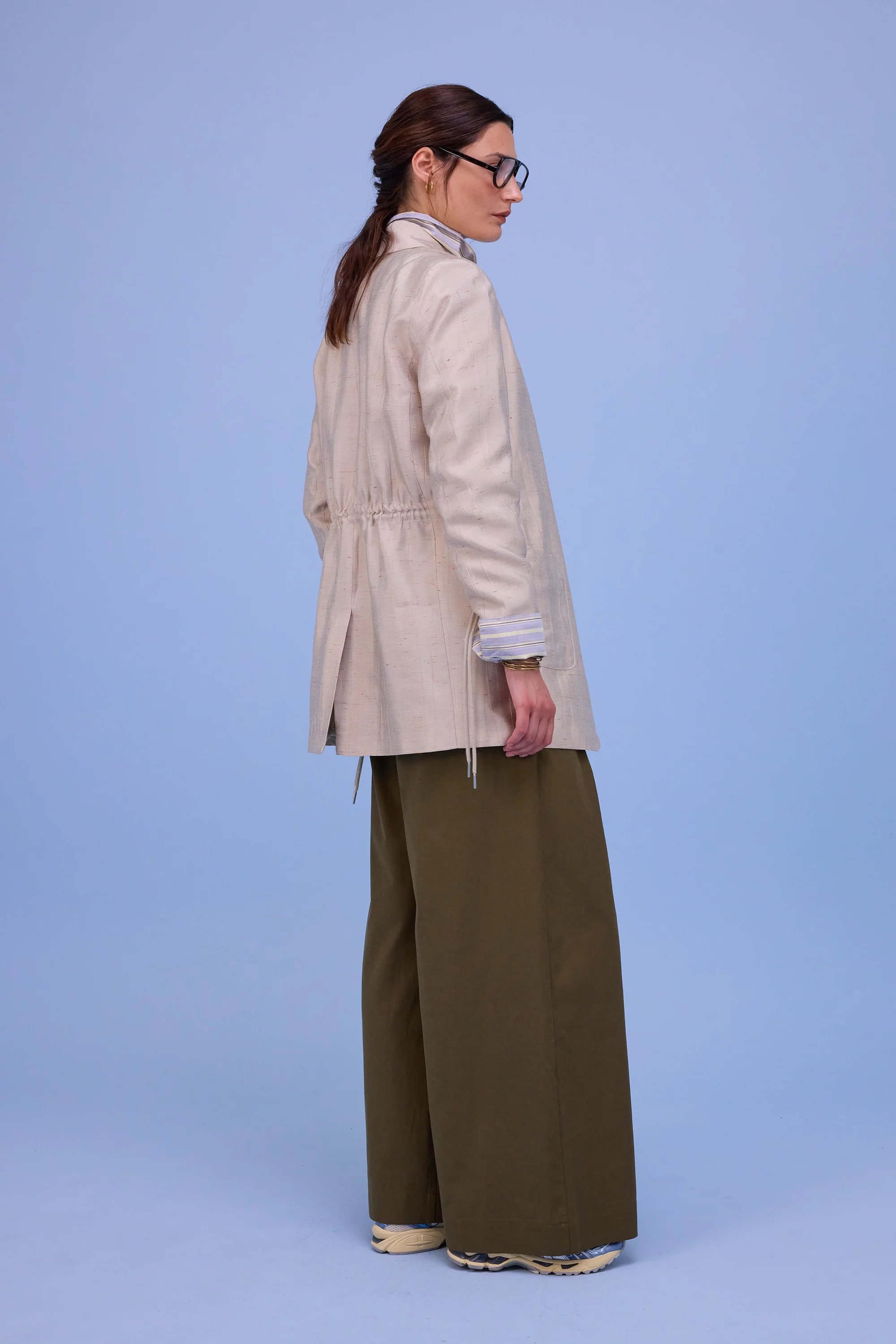 Harmon blazer in champagne santoso - Image 5