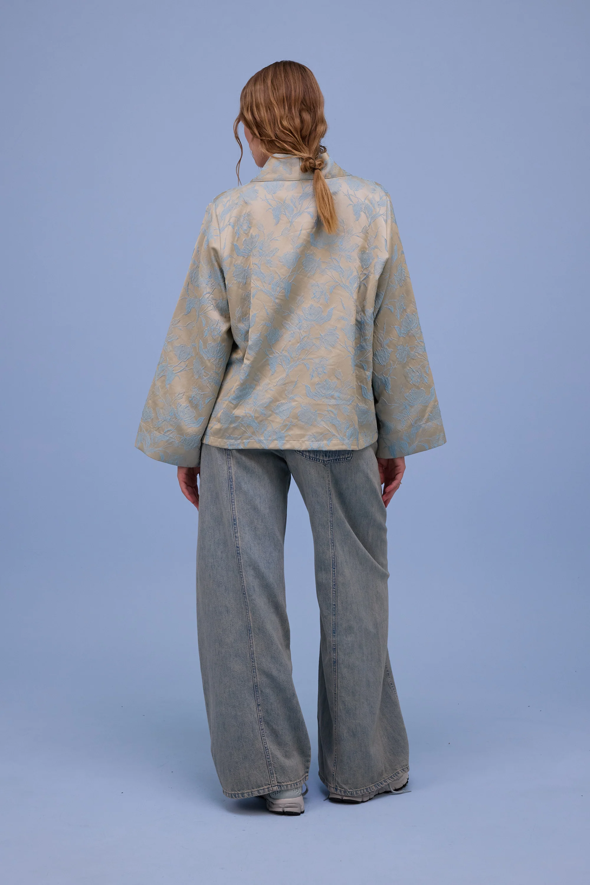Flenn kimono in blue glow jacquard - Image 4
