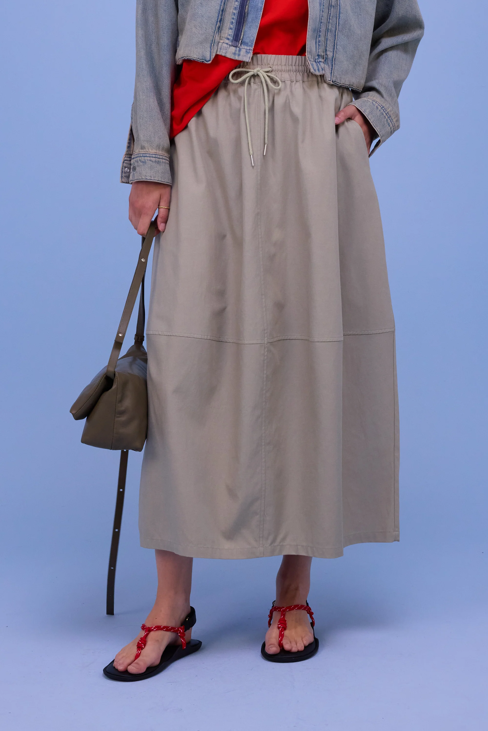 Héva rok in dust sage
