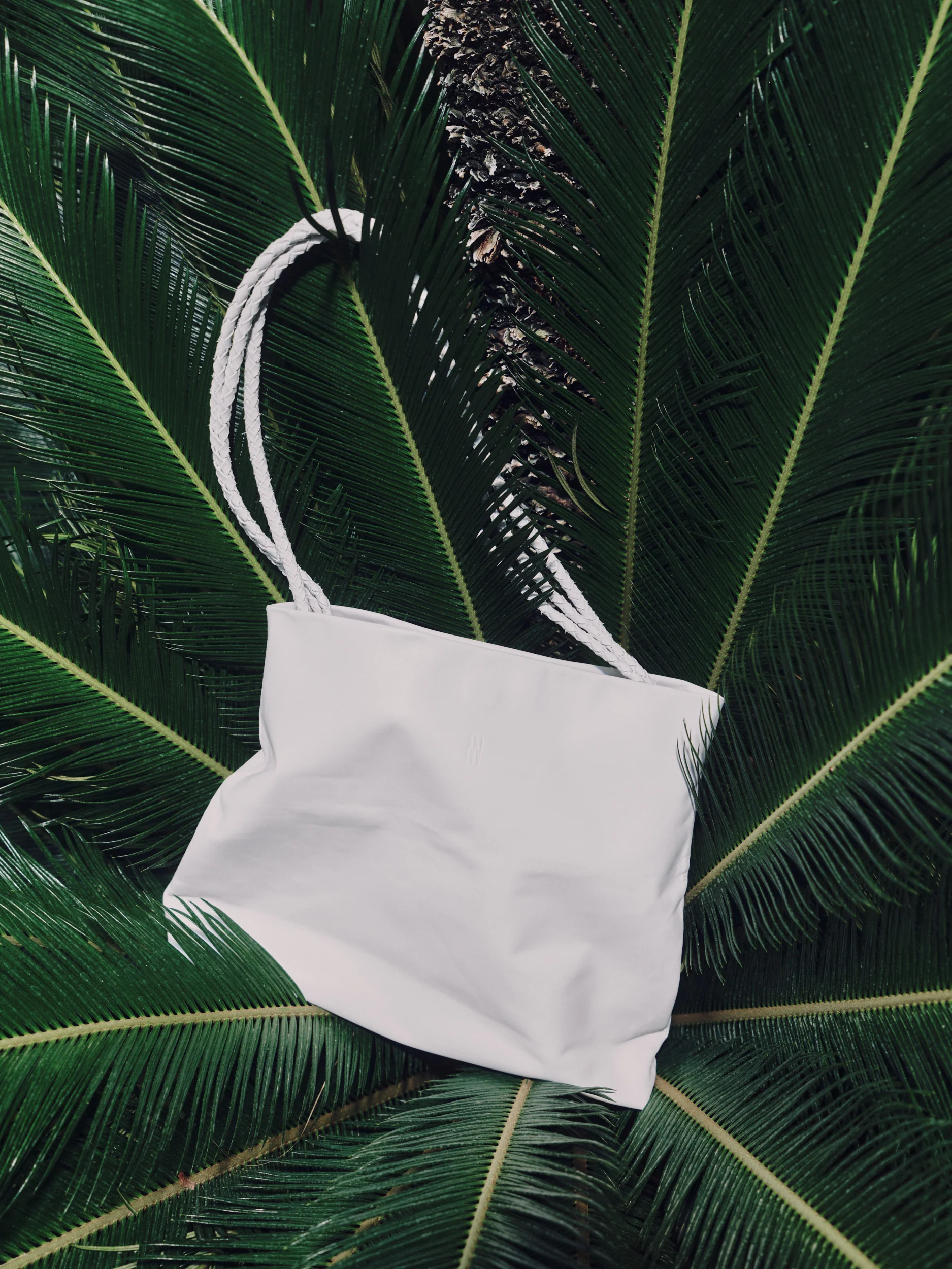 Clutch bag in off-white - Image 3