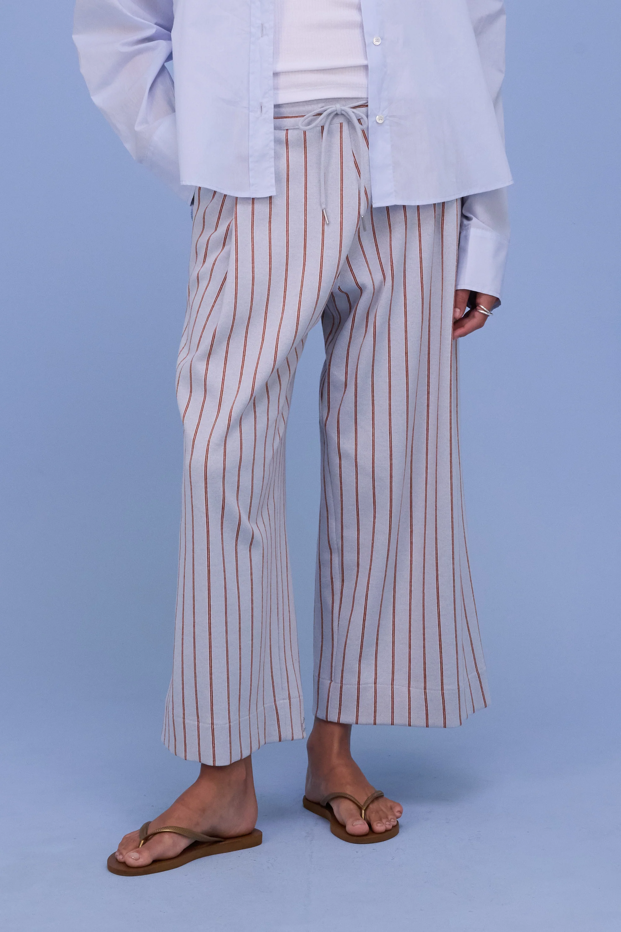 Helier broek in sky blue/red stripes