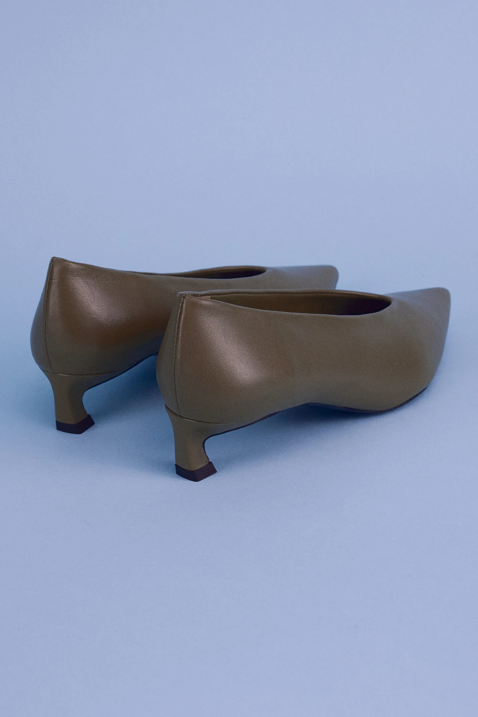 Heaven pump in olive - Image 4