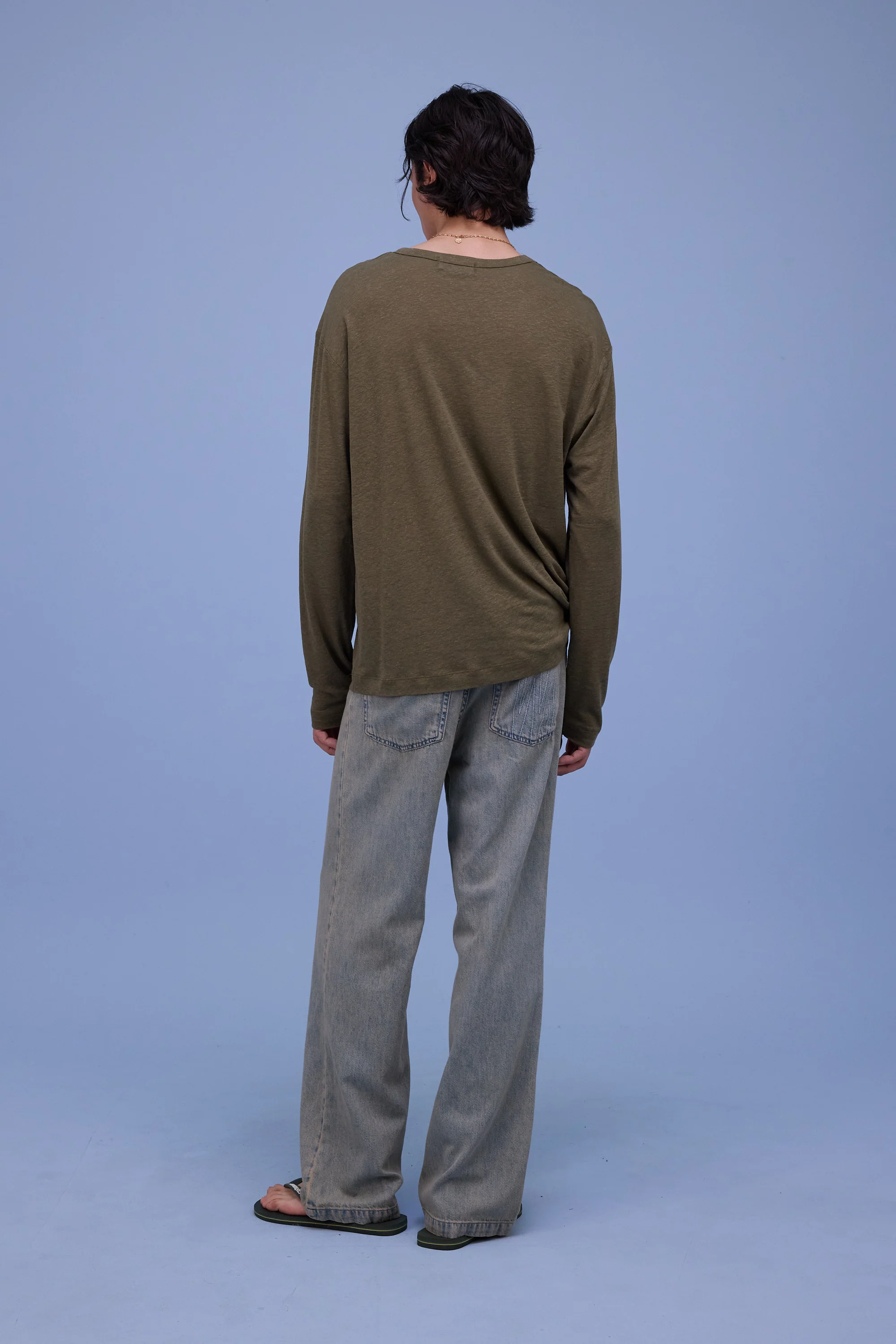 Geoff T-shirt in dark olive - Image 4