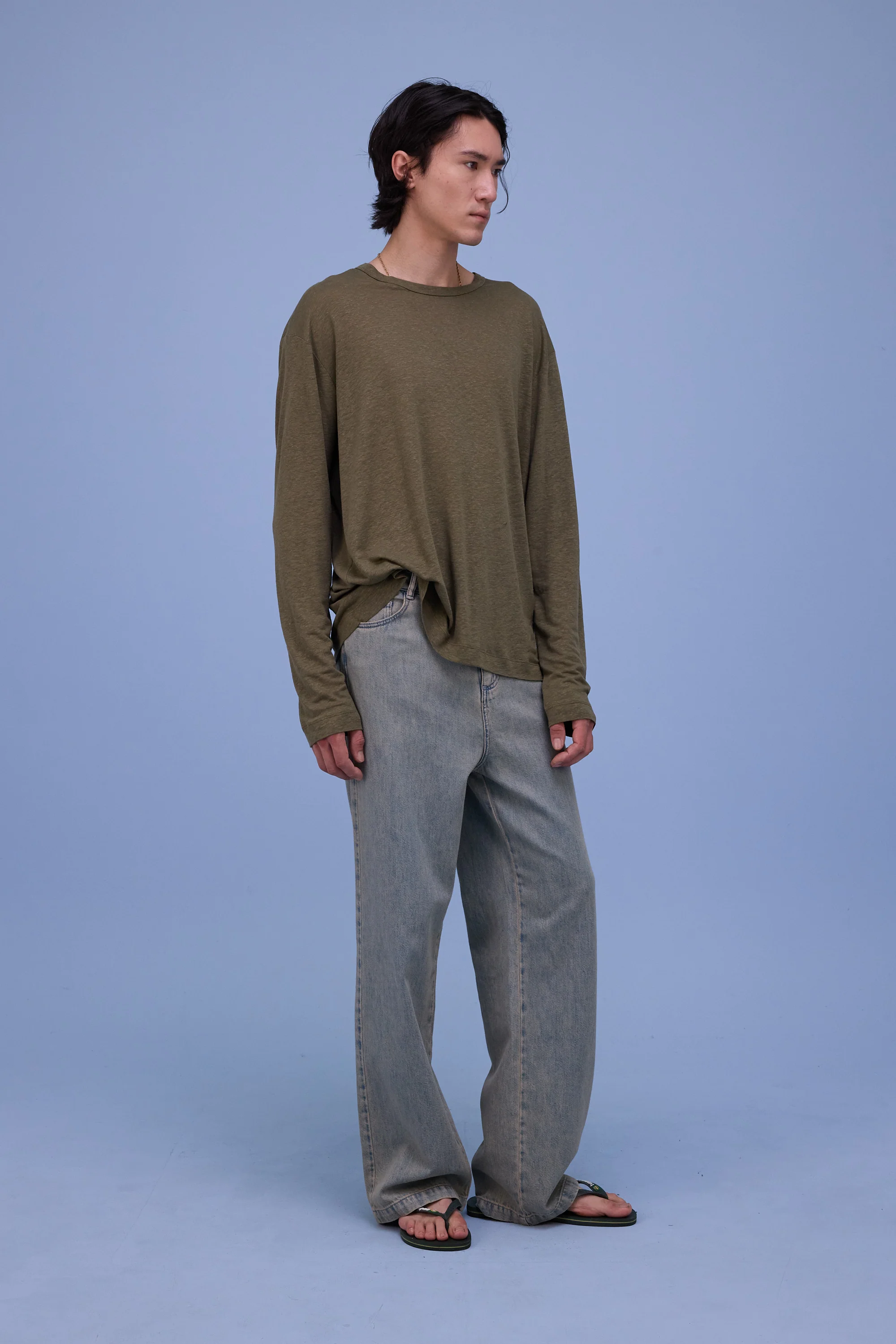 Geoff T-shirt in dark olive - Image 6