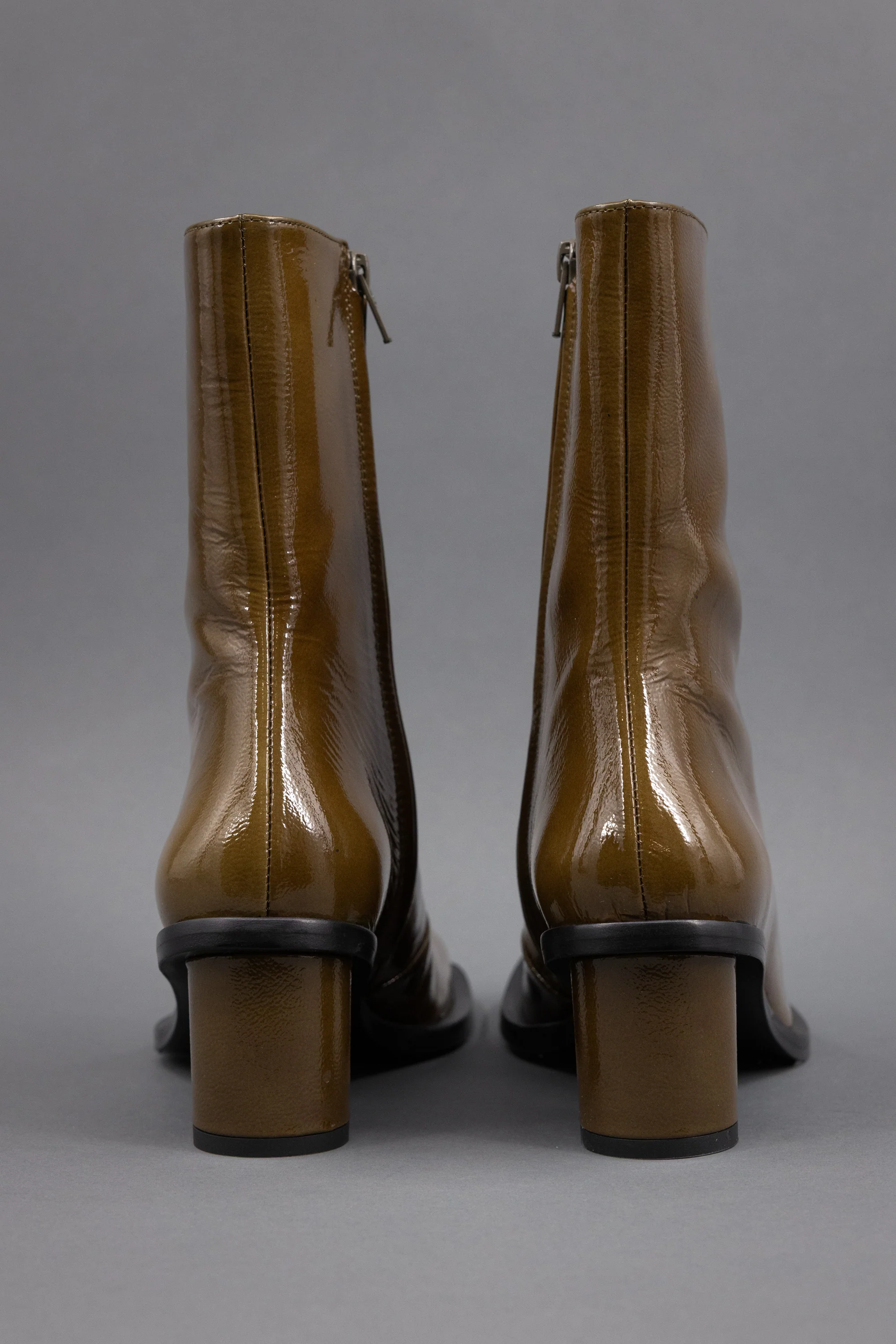 Grada laarsje in patent olive - Image 4