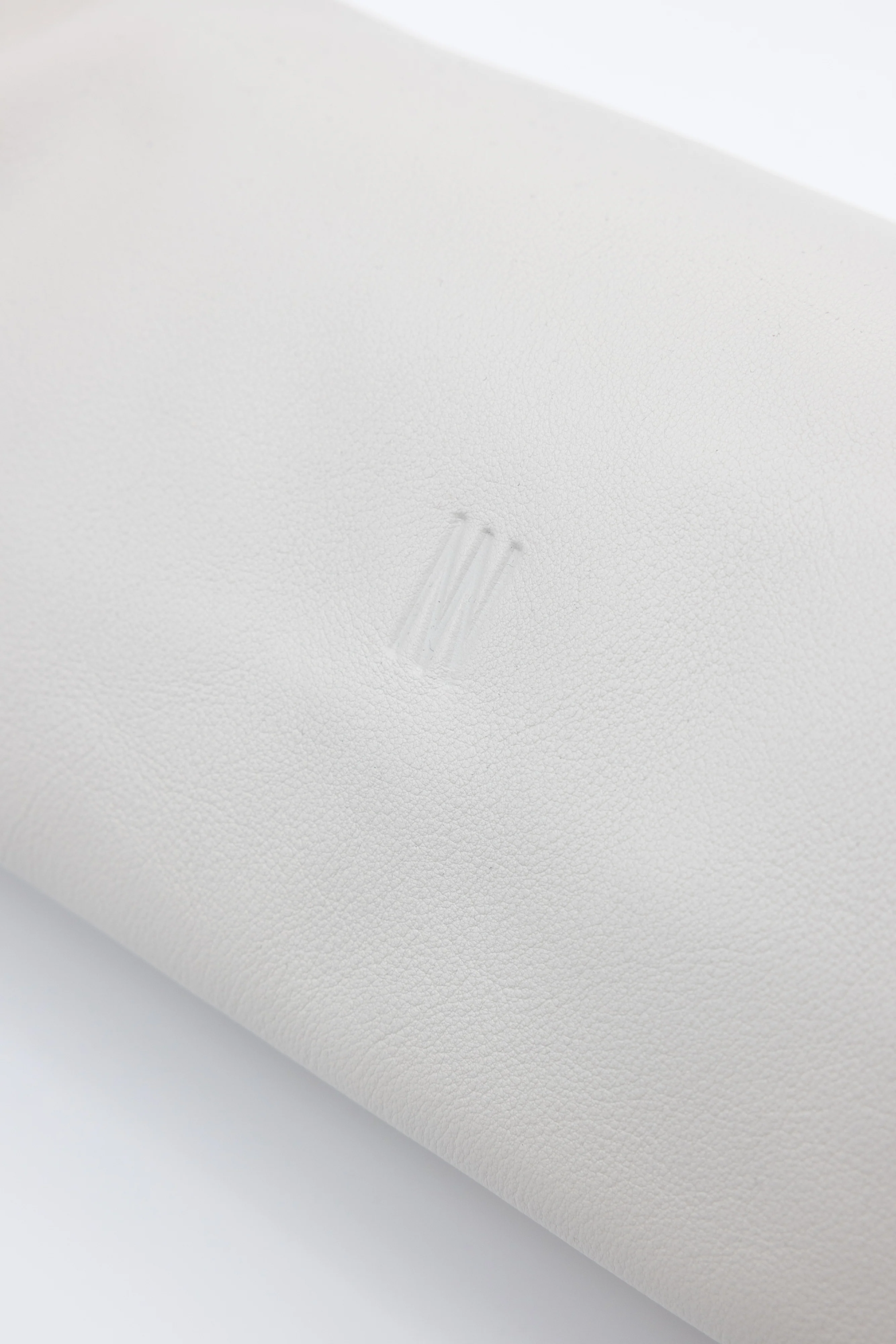 Gennaro handtas in cream - Image 6