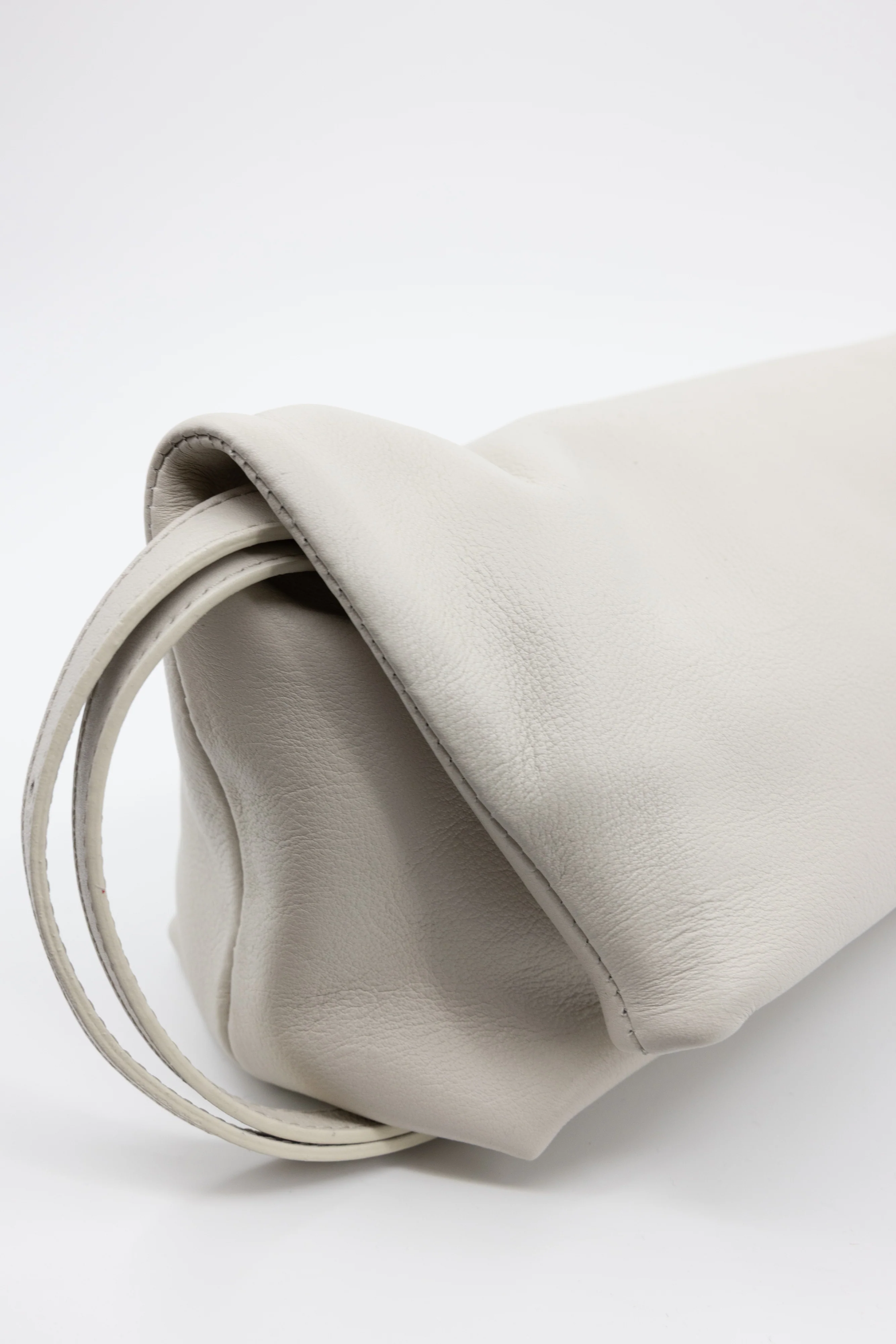 Gennaro handtas in cream - Image 8