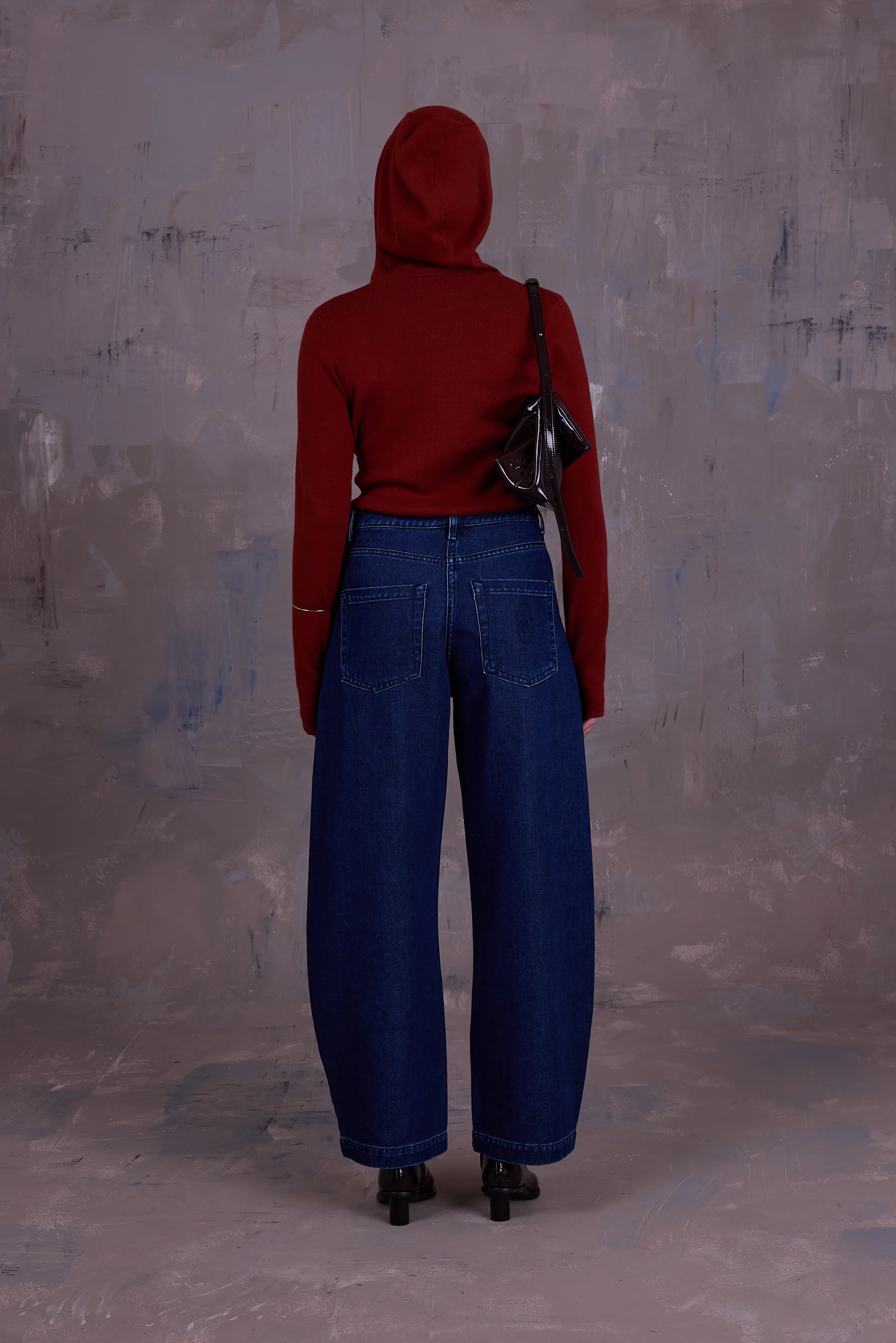 Gennaro handtas in after dark - Image 4